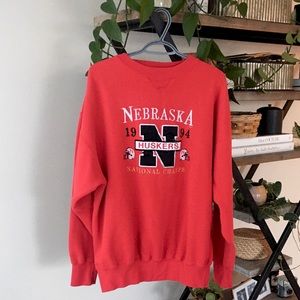 VINTAGE NEBRASKA HUSKERS SWEATSHIRT IN RED